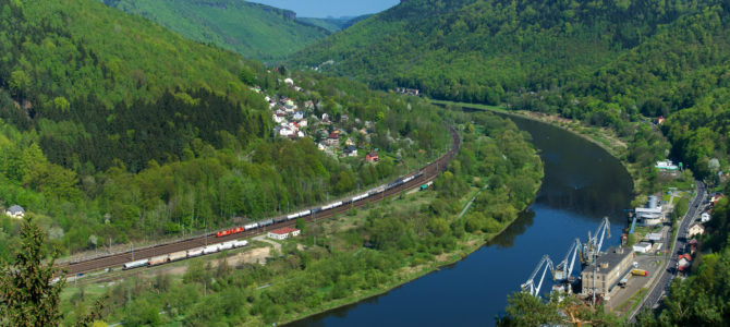 Tschechisches Elbtal von oben – oder „Zugsuchbilder“