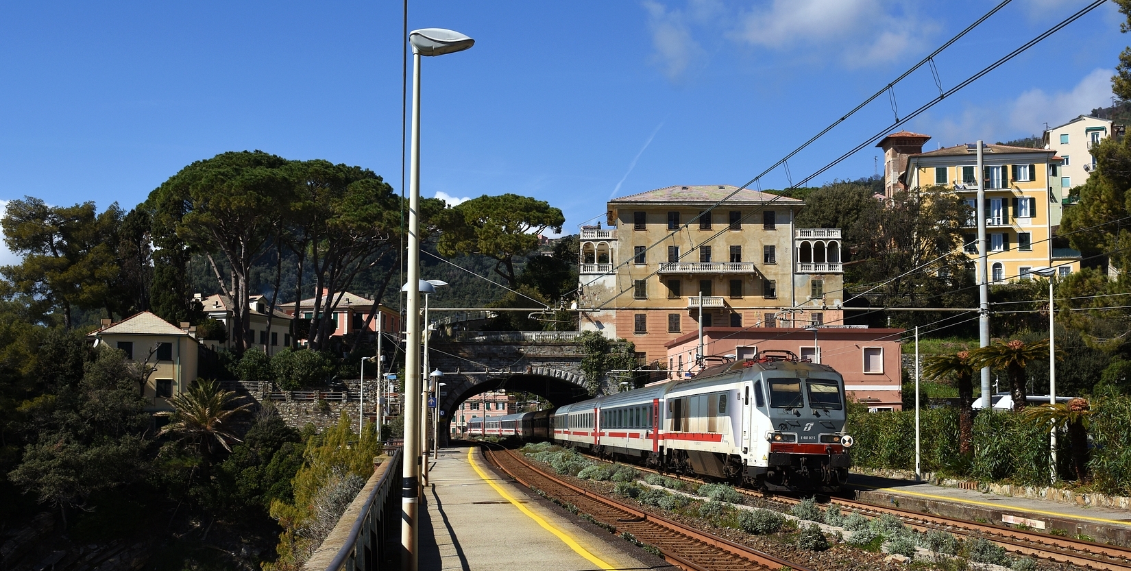 Mit dem Zug durch Ligurien