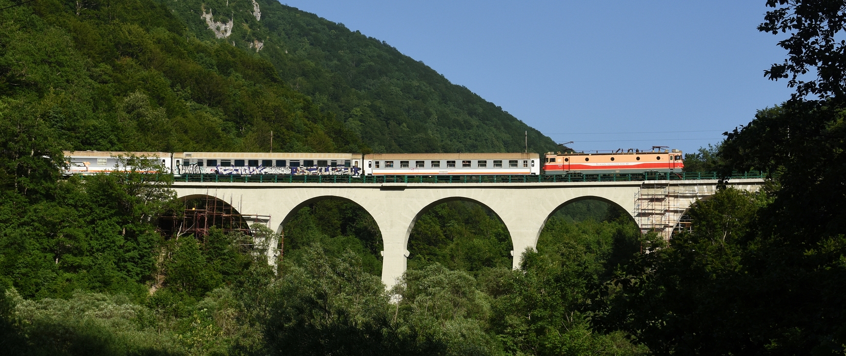 Brücken, Felsen, Meer – Montenegro im Juni 2021